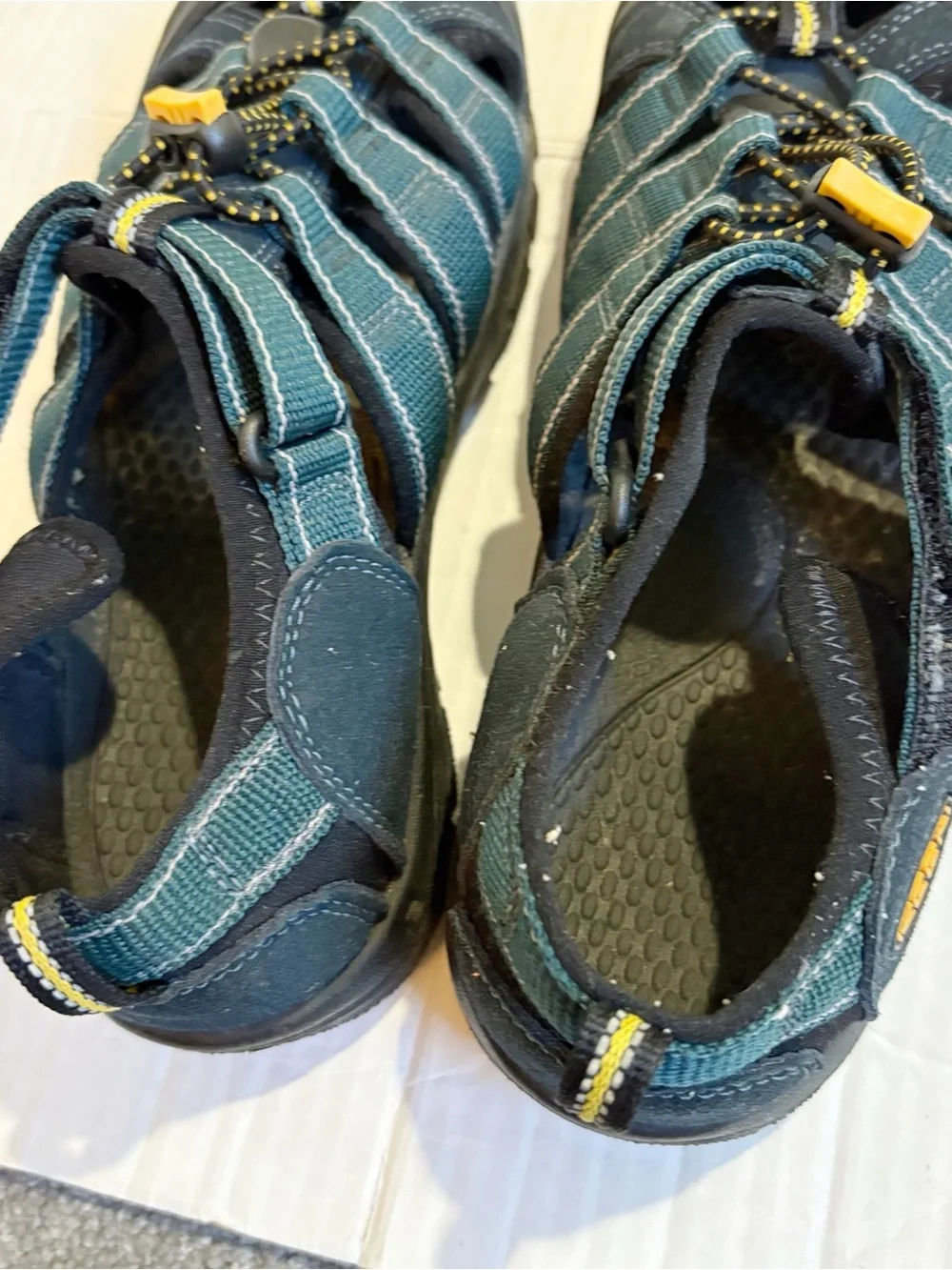 Keen Newport Sandals Big Kid’s Size 5 Hiking Water Shoes Keens Outdoor Travel